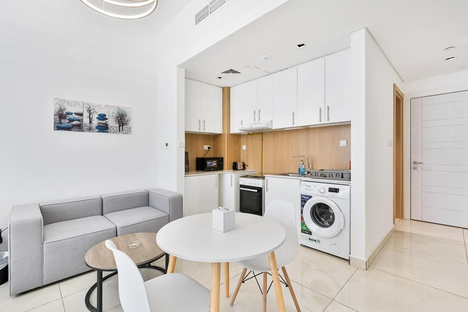 Apartment Lovely Studio With Pool And Gym Dubai United Arab Emirates