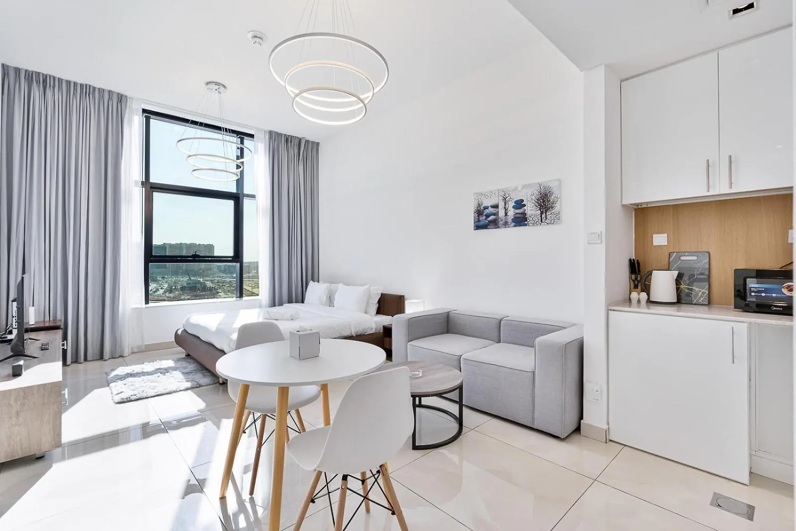 Lovely Studio With Pool And Gym Dubai