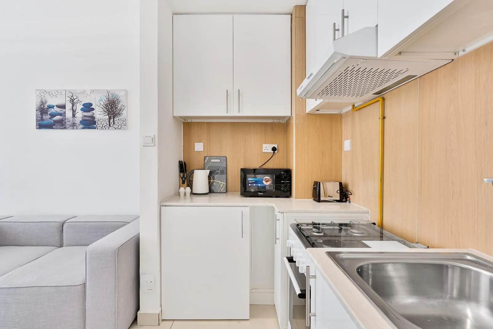 Lovely Studio With Pool And Gym Dubai 0*,  United Arab Emirates