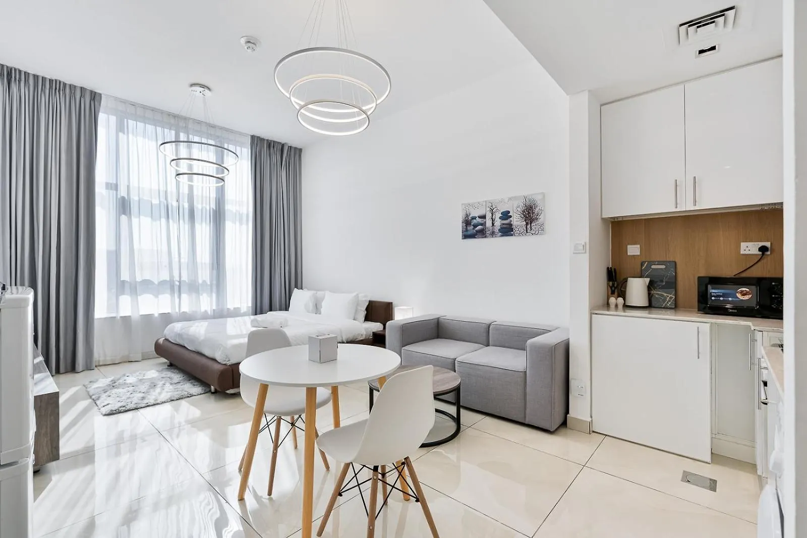 Lovely Studio With Pool And Gym Dubai Apartment