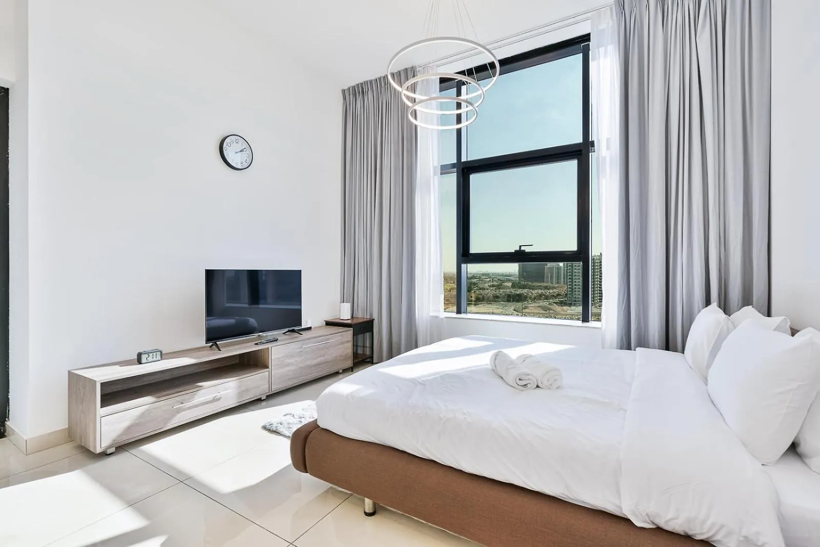 Lovely Studio With Pool And Gym Dubai 0*,
