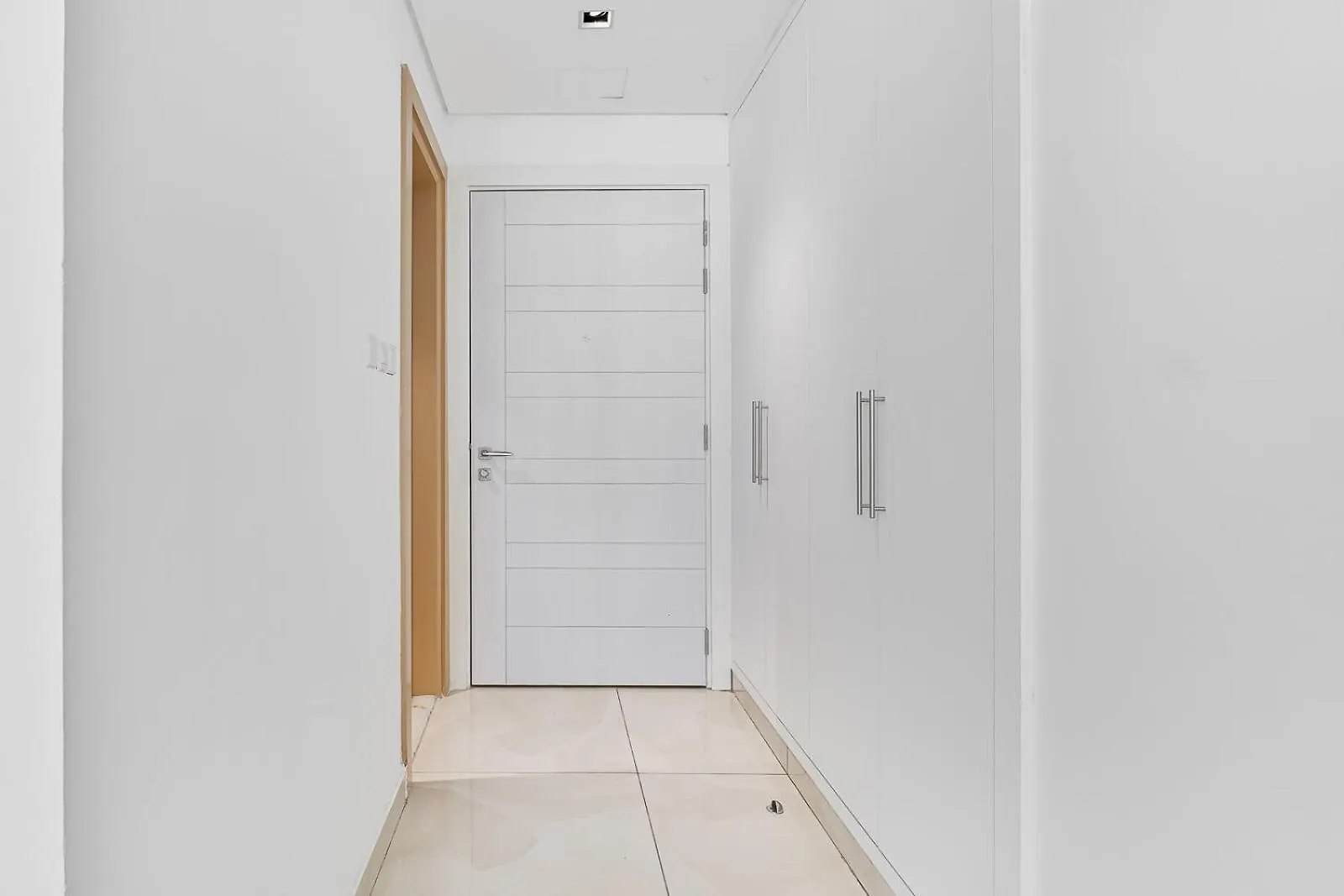 Lovely Studio With Pool And Gym Dubai Emirados Árabes Unidos
